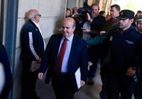 Núñez rectifica y exculpa a Zarrías por las sobrecomisiones de los ERE