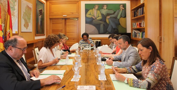 Momento de la reunión entre las delegaciones navarra y aragonesa