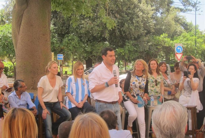 Juanma Moreno en un acto en Málaga