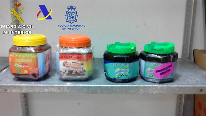 Envases en los que se ocultaba la cocaína