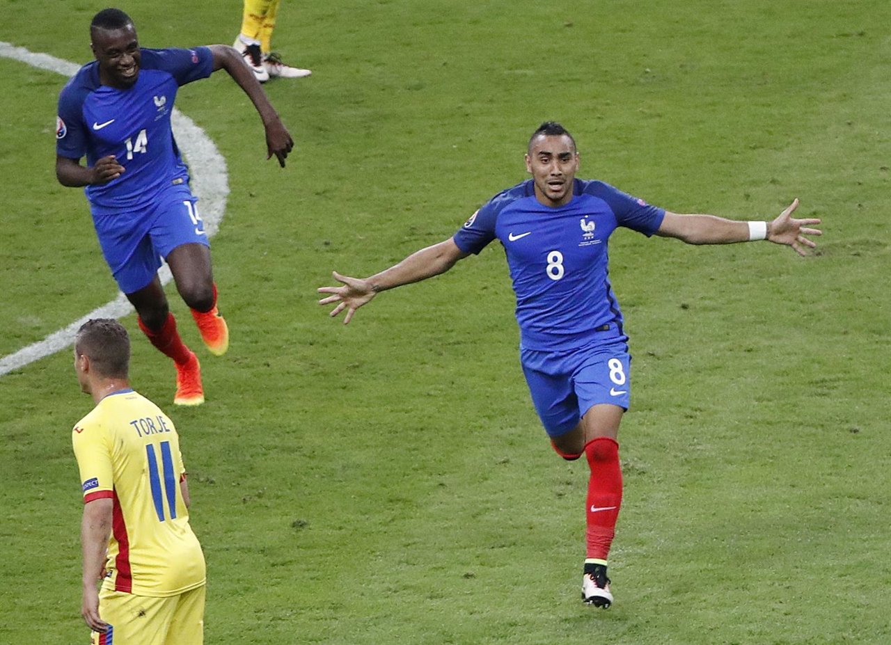 Payet celebra el gol del triunfo de Francia en el debut de la Eurocopa