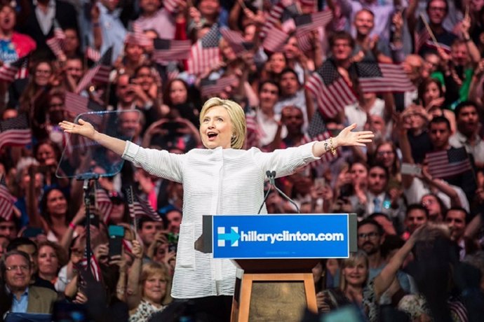 Hillary Clinton agradece "haber hecho historia"