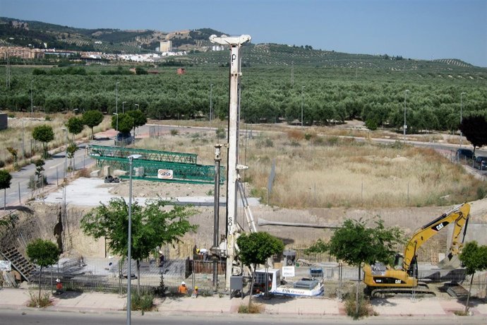 Obra de construcción de un edificio de viviendas en Jaén.