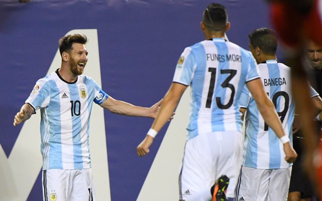 Leo Messi Argentina Éver Banega