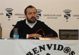 El alcalde de Lalín, Rafael Cuíña, en una rueda de prensa
