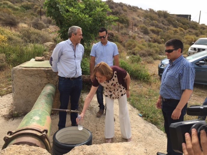 Encuentro de la consejera de Agricultura con regantes de Dalías (Almería)