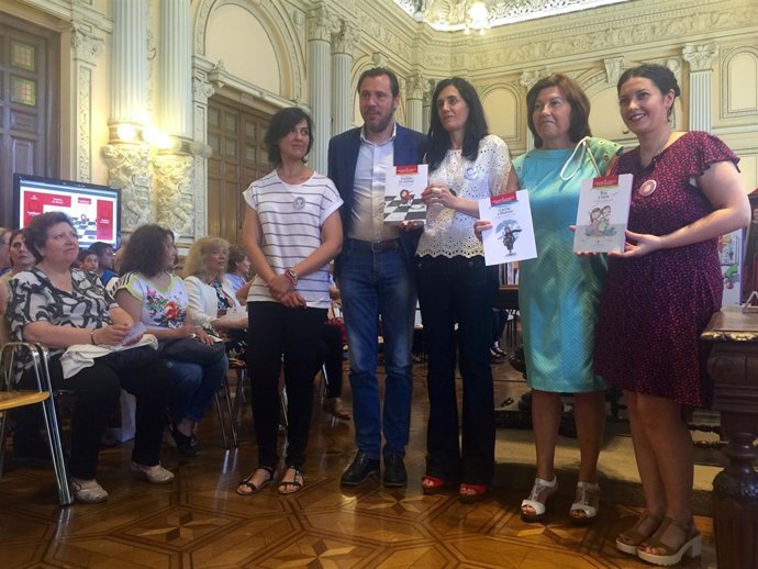 Los galardonados, durante el acto de entrega de los premios. 