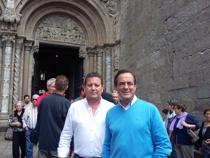 El exministro José Bono a su salida de la Catedral de Santiago de Compostela