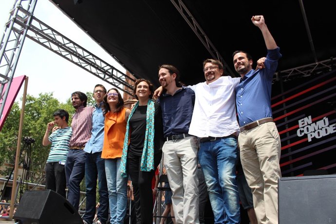 E.Urtasun, I.Errejón, M.Oltra, A.Colau, P.Iglesias, X.Domènech y A.Garzón