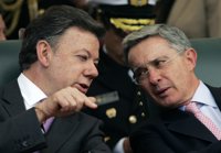 Santos ridiculiza la recogida de firmas de Uribe