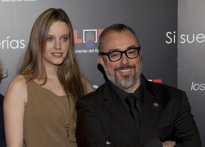 ALEX DE LA IGLESIA Y  LA  ACTRIZ CAROLINA BANG ESPERAN SU PRIMERA HIJA