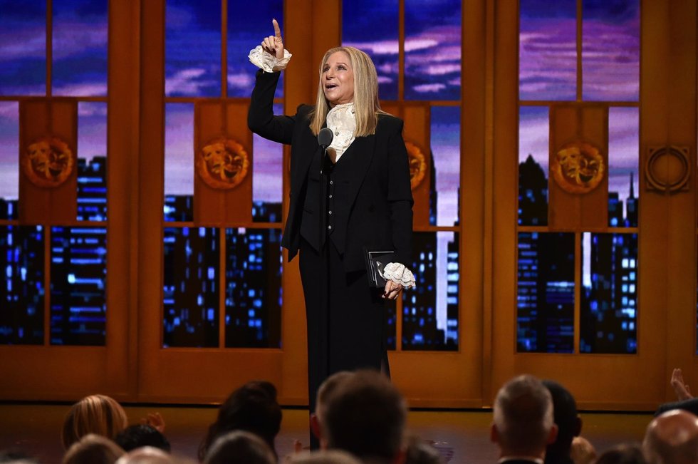 Barbra Streisand en el 70 aniversario de los premio tony/ getty