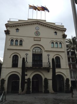 Fachada del Ayuntamiento de Badalona