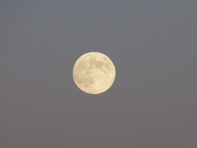 Luna llena, cielo nocturno