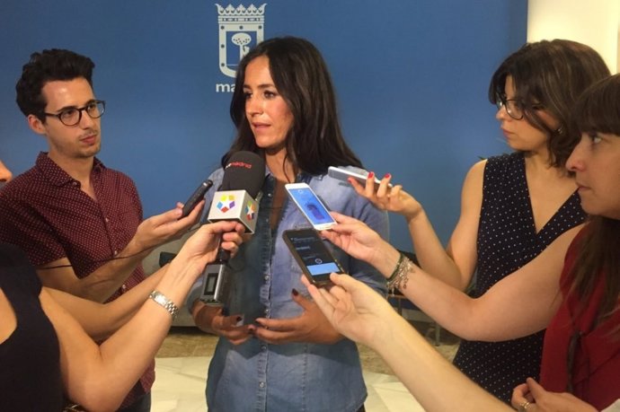 Begoña Villacís atiende a los medios