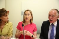 Ana Pastor cree que los medios tienen "sesgo" contra el PP al hablar de casos de corrupción