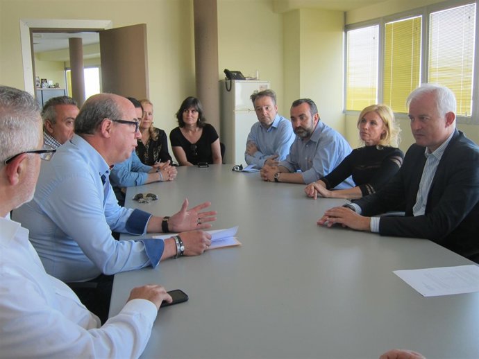 Suárez y Santos se han reunido con el sector del taxi este lunes