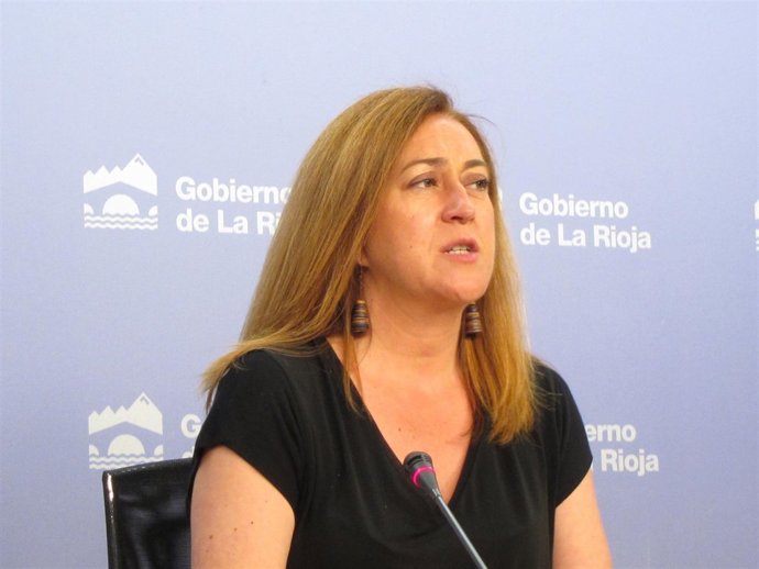 La portavoz del Gobierno riojano, Begoña Martínez, informa del Consejo