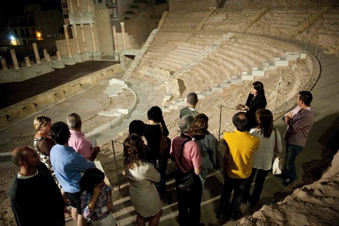 Visita nocturna al Teatro Romano