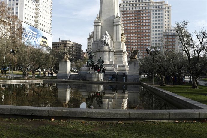 Torre Madrid, Edificio España, en Plaza de España