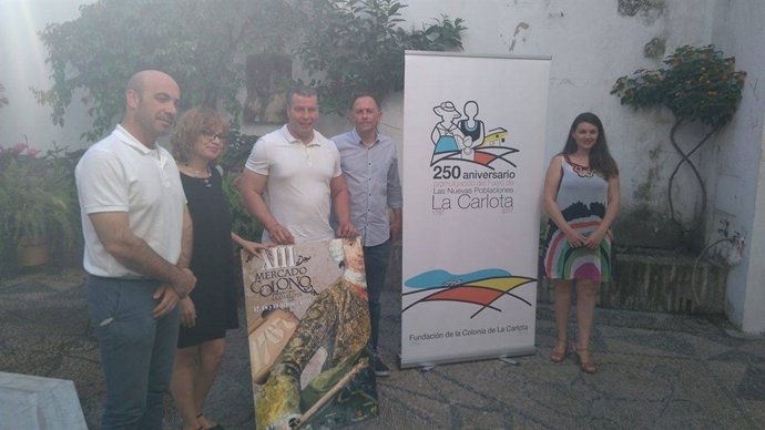 Ruz (izda.) y Granados (centro) durante la presentación del Mercado Colono