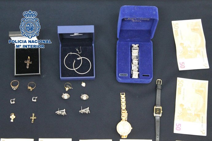 Joyas recuperadas tras una operación de la Policía Nacional en Málaga