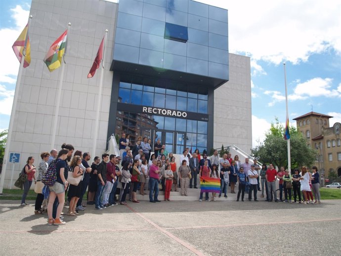 FOTONOTICIA | Universidad De La Rioja, 12:00 Horas: Concentración De Condena Y E