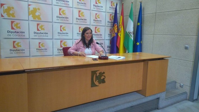 Carrillo durante la rueda de prensa