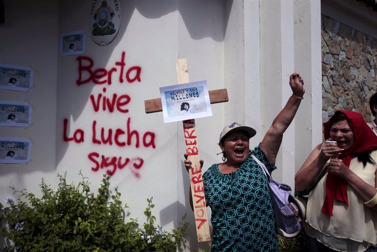 Berta Cáceres protesta