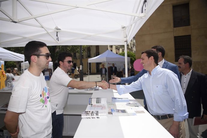 El vicepresidente de Diputación, ha visitado las jornadas de turismo.