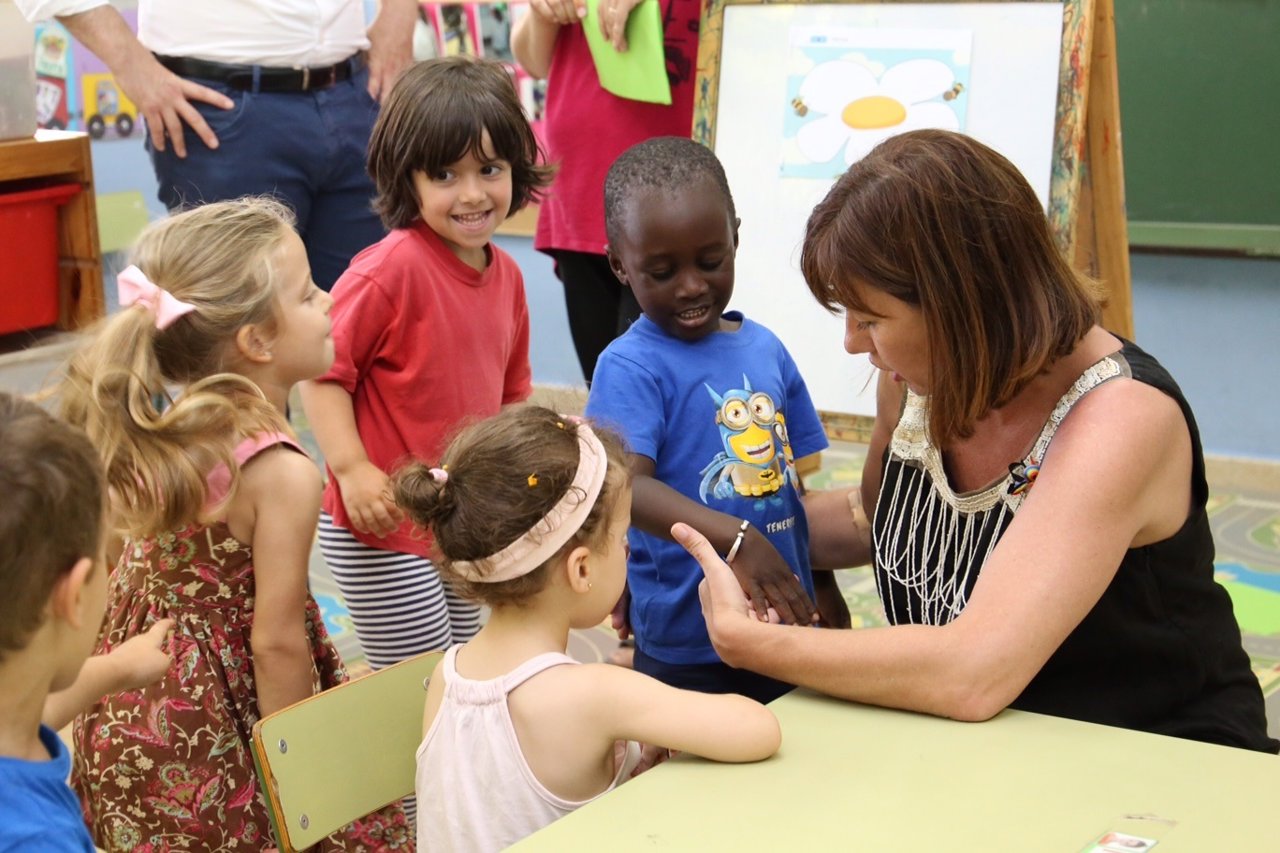 Armengol con escolares