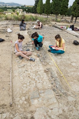 Tareas de excavación de la Casa del Patio Rodio por parte del proyecto ITALICUS 