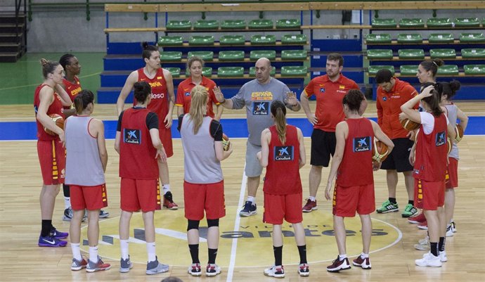 La selección española femenina de baloncesto entrena en Nantes