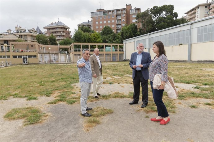 12:30 IES Ataúlfo Argenta, Castro Urdiales. El consejero de Educación, Cultura y