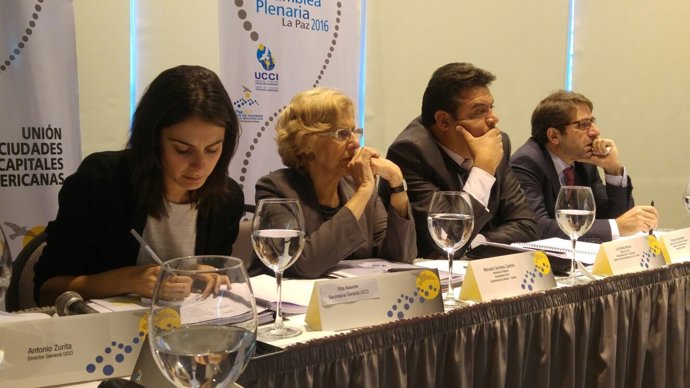 Carmena y Rita Maestre en Bolivia