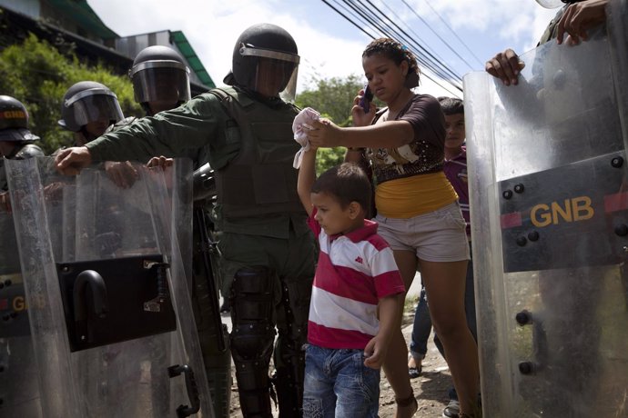 Efectivos De La Guardia Nacional Bolivariana Entorno A La Prisión De El Rodeo