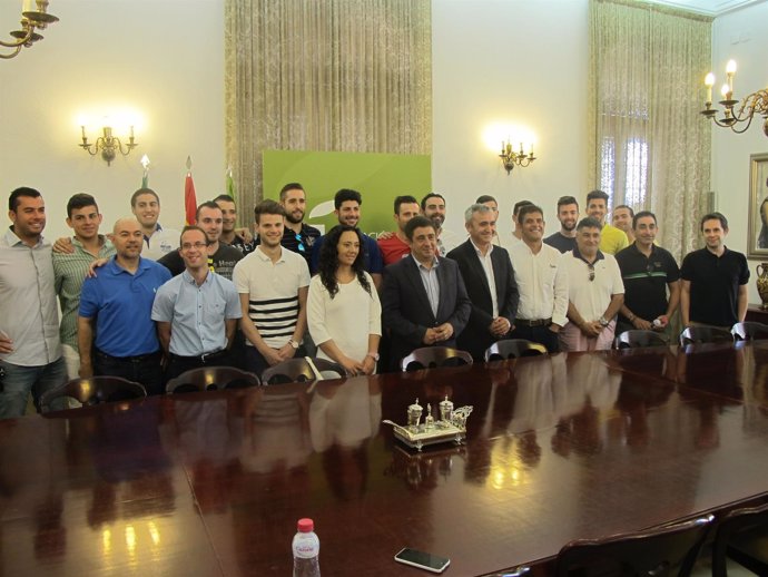 Recepción oficial de la Diputación de Jaén al Atlético Mengíbar