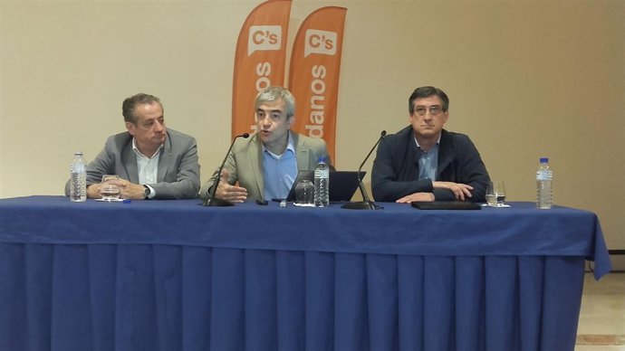 Garciano, entre Ignacio Prendes y Nicanor García. 