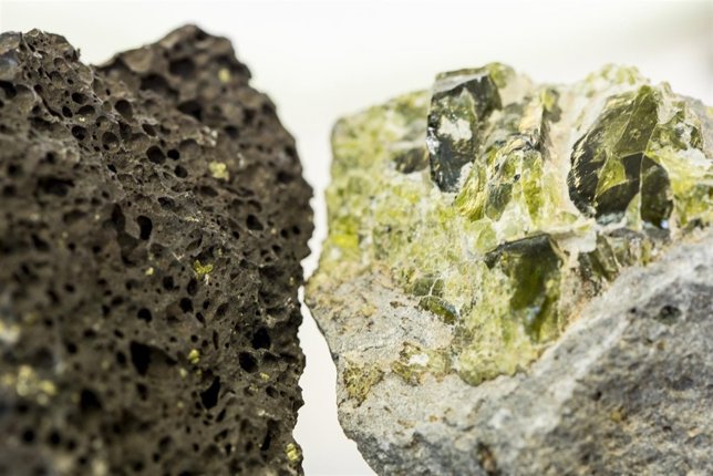 Basalto y olivina rica en magnesio