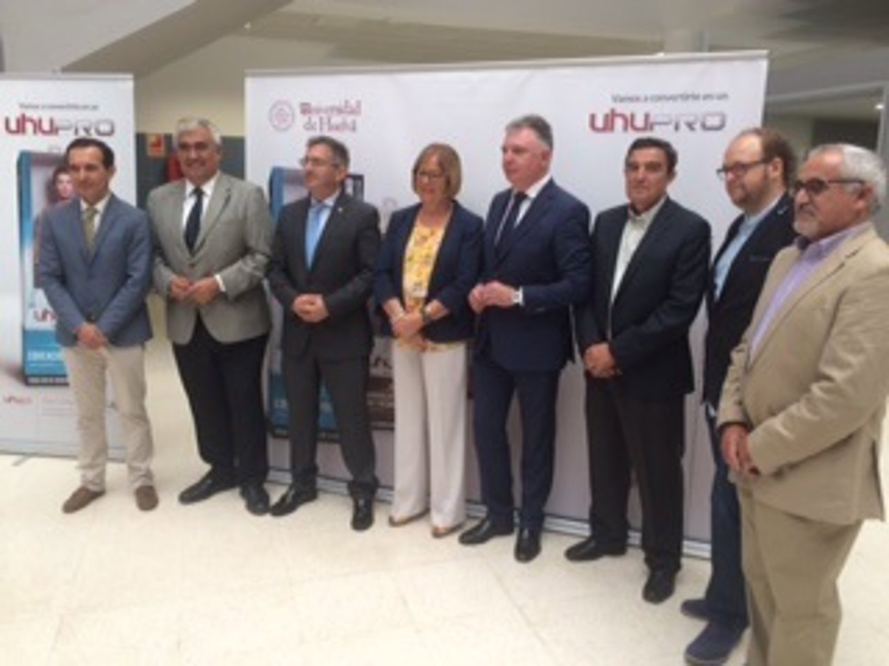 Adelaida de la Calle y el consejero de Economía