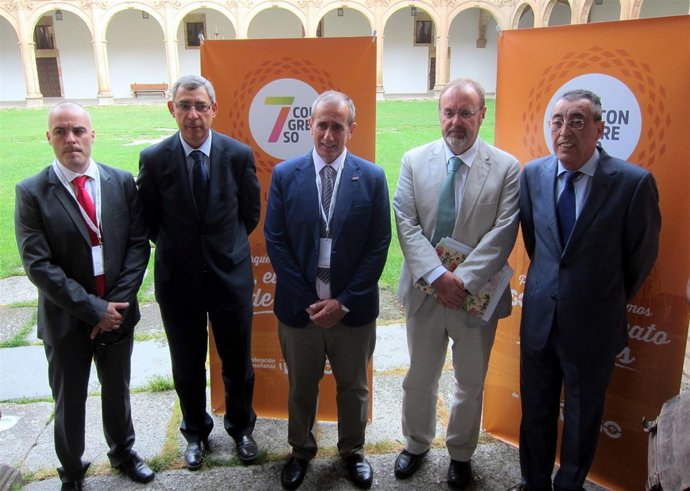  Rey, En La Inauguración Del VII Congreso Estatal De La Federación De Enseñanza 