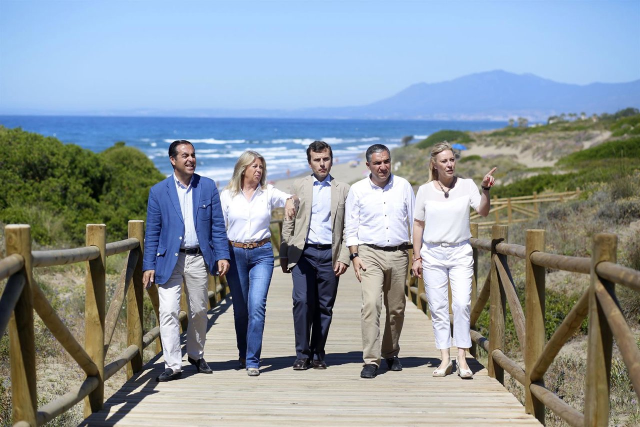 Bendodo y España en las Dunas de Artola de Marbela (Málaga)