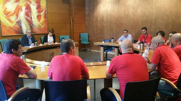 Reunión del PSOE con representantes de Lear