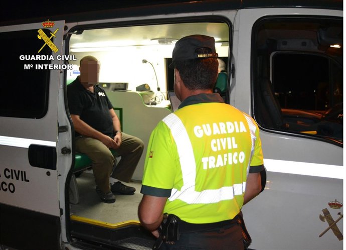 La Guardia Civil Detiene A Un Conductor Por Circular 11 Kilómetros En Sentido Co