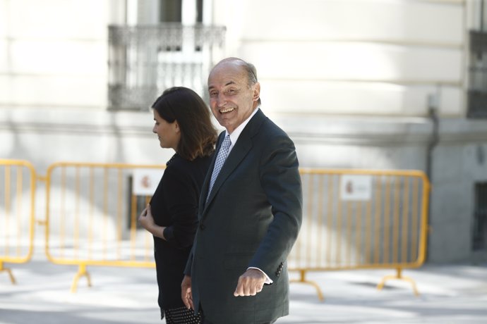 El abogado de la Infanta Miguel Roca llega a la Audiencia Nacional