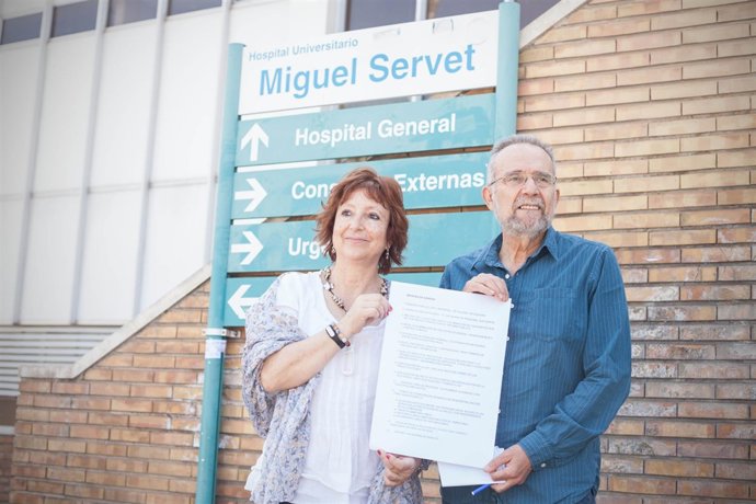 Arrojo y Magallón, hoy ante el Hospital Miguel Servet de Zaragoza
