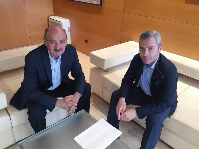 El consejero y el edil