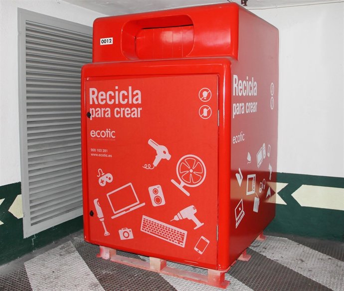 El Corte Inglés. Plan de sensibilización medioambiental con contenedores de reci