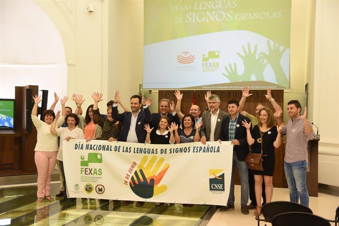ASAMBLEA DE EXTREMADURA. Np Y Declaración Día Nacional De Las Lenguas De Signos
