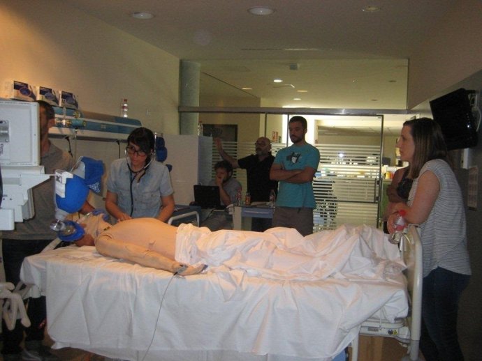 Anestisiólogos en un taller de simulación robótico